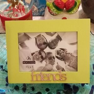 PICTURE FRAME "FRIENDS"!!!  NEW WITHOUT TAGS!!!
